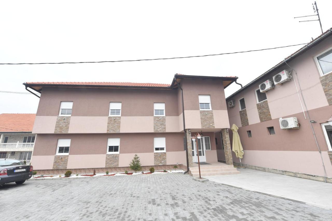 Olimp Motel Kraljevo Exterior foto